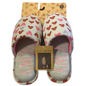 Rae Dunn AMOR Slippers Size Small (5/6)